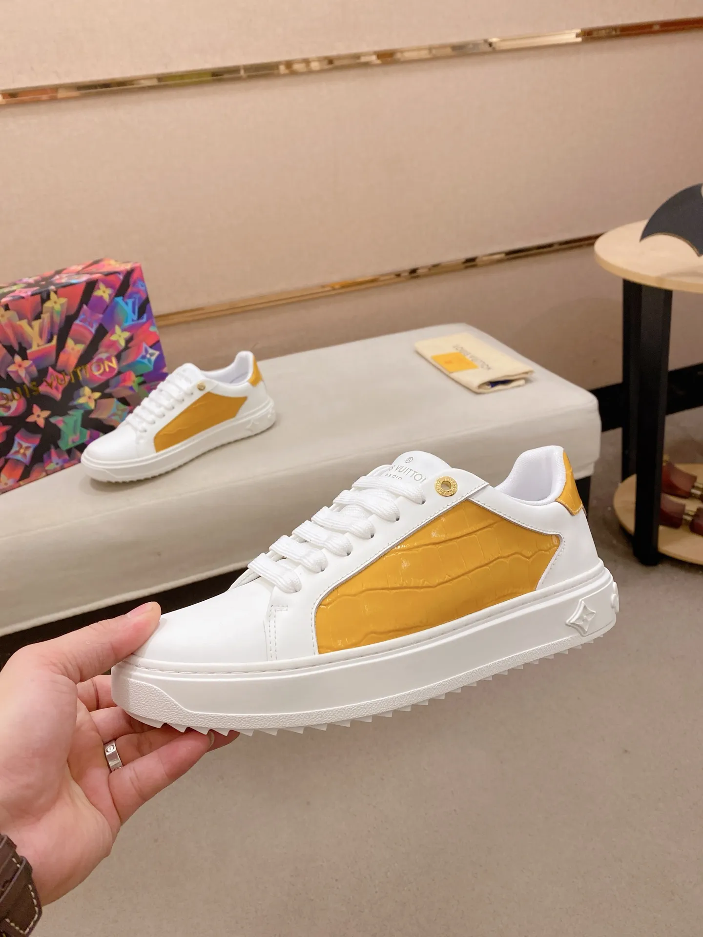 Men's shoes💰: 540💰(Niuli: full package) louis vuitton (Louis Vuitton/lv) top 🔍🔍 new models are on sale at the same time at the counter. The upper 🇮🇹 is imported from Italy, first-layer cowhide, and the lining is fully imported cowhide. 💪💪, completely 1⃣️ to 1 ⃣️Re-engraved🇮🇹💪💪, ⚠Sole: The original sole is specially provided by the original factory, the exclusive movable molded sole is super comfortable, ⚠The original factory follows the order, 🔍🔍high quality, you can enter and exit the counter at will, welcome to compare⚠. Code number:38-44